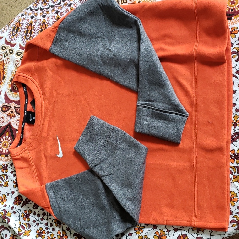 NIKE Sportswear ORANGE/GREY Sideline  Crew Neck Sweatshirt. SZ.M.  (BIN 004)